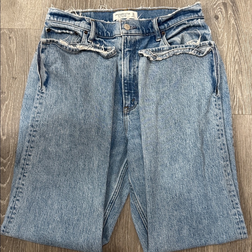 Abercrombie & Fitch 90s Straight Ultra High Rise Size 31